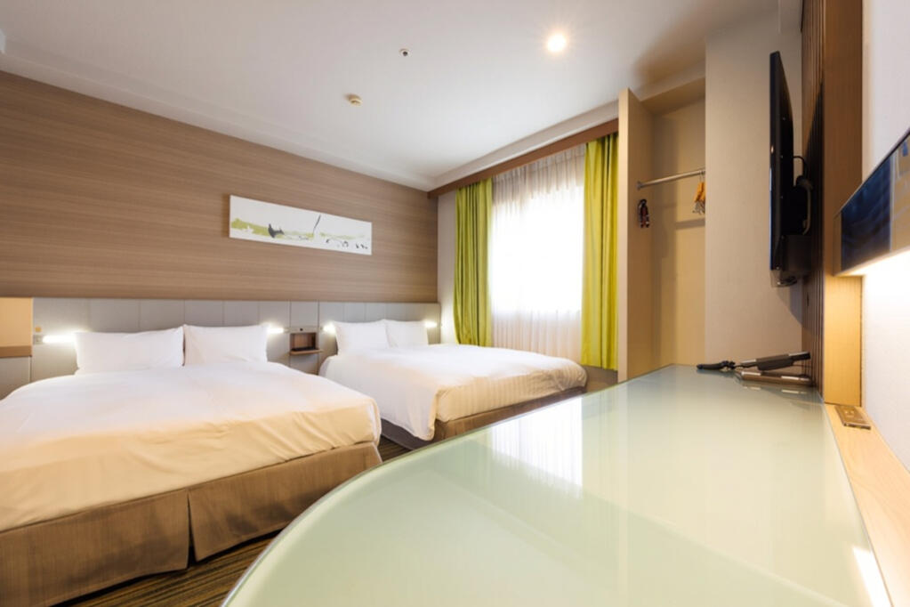 東京上野住宿推薦 - 上野寶石飯店 Hotel Sardonyx Ueno，大空間客房可完全攤平胖胖箱，近京成上野站與阿美橫丁，電梯友善免扛行李 - Muu 避雷指南